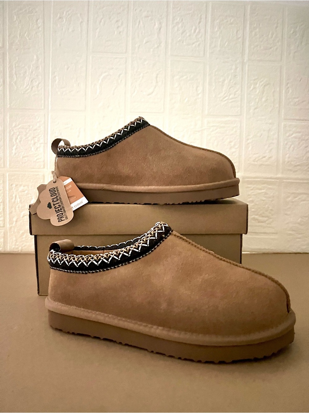 Project Cloud | Nerita Slipper Clogs | Women’s Size 7 | Chestnut | Genuine Suede